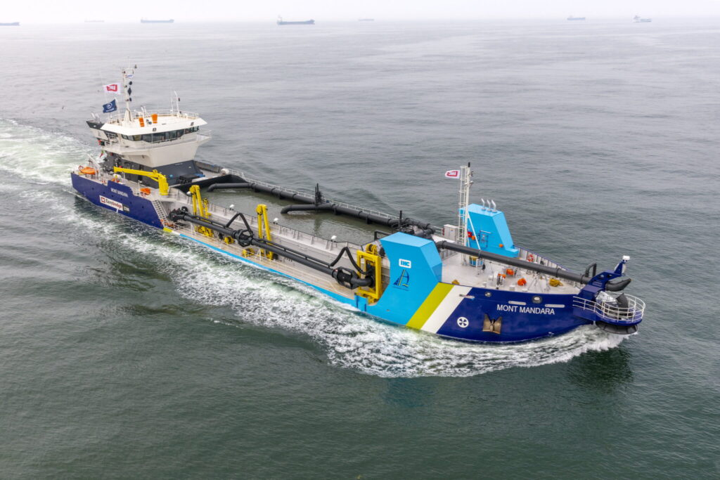 IHC EasyDredge 2700 ©Neptune Marine